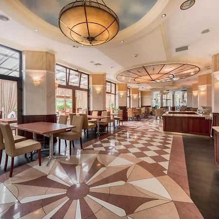 Rezydent Aparthotel 4*
