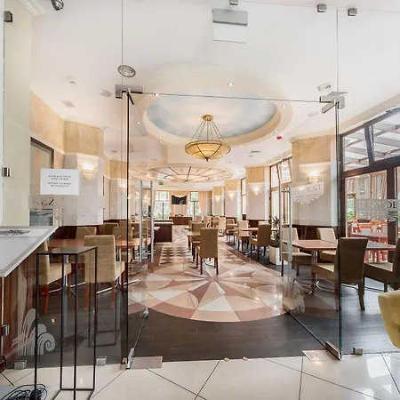 Hotel apartamentowy Rezydent